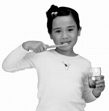 孩子不刷牙?试试电动牙刷