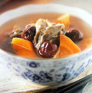 以汤送饭会致胃炎(图)