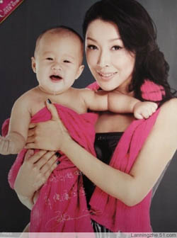 小宝贝的快乐源泉:触摸(图)