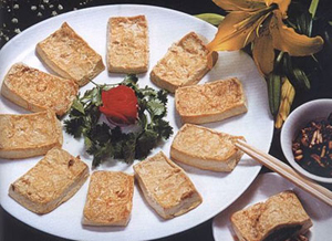 һ���سԵİ����ײͣ�ͼ�� 